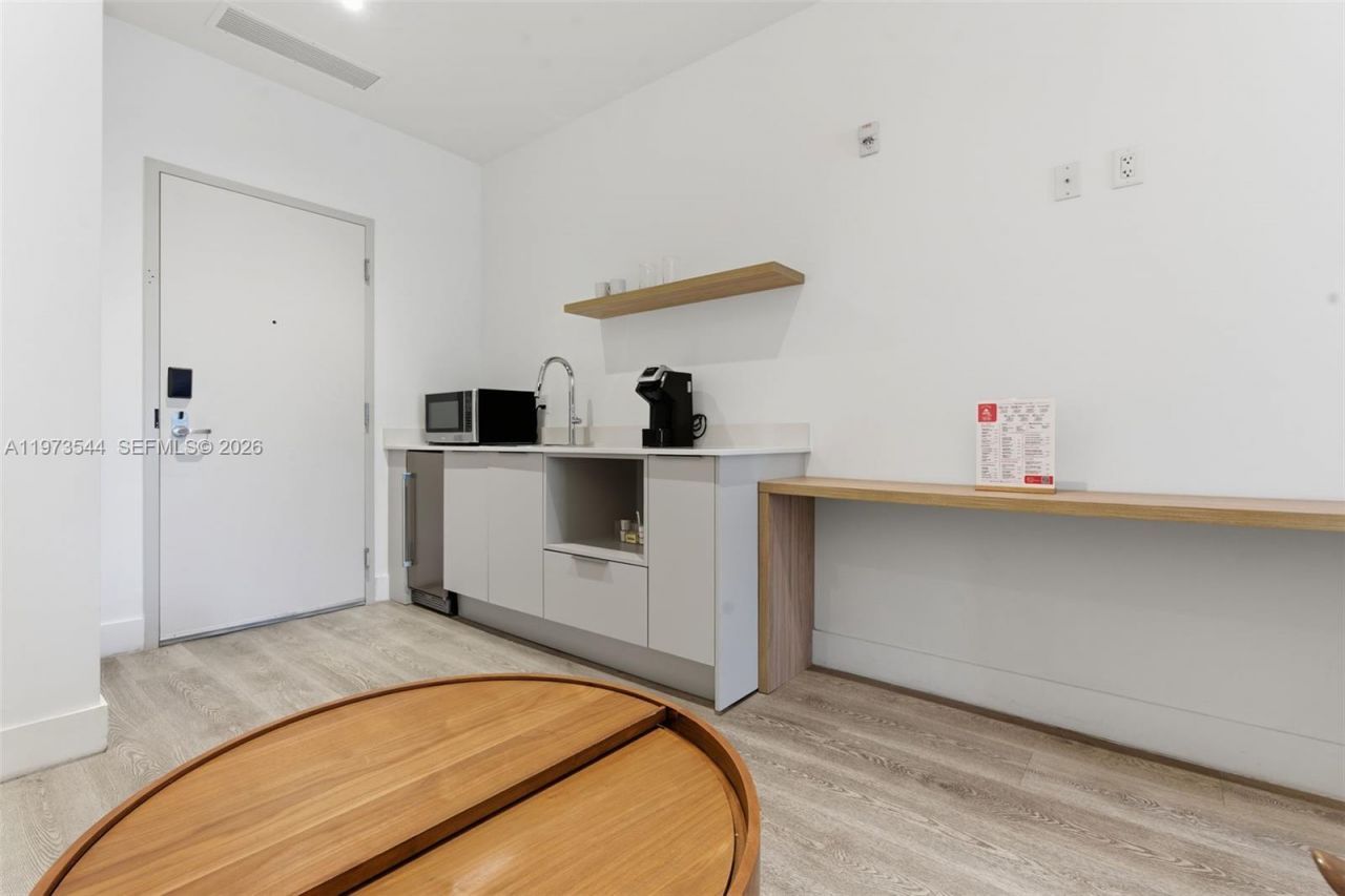 229 SW 9th St, Unit 407, Miami, FL 33130 Photo