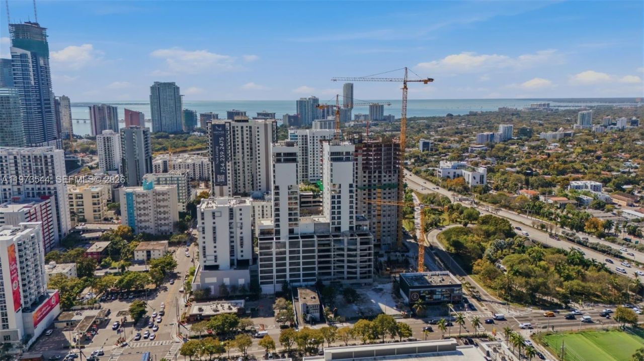 229 SW 9th St, Unit 407, Miami, FL 33130 Photo