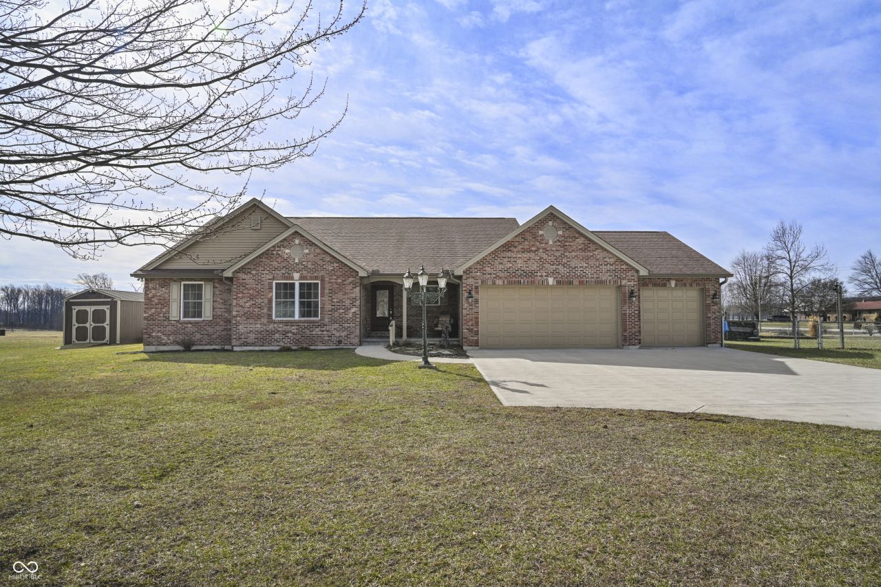 9032 E Edgewood Lane, Sunman, IN 47041 Main Photo