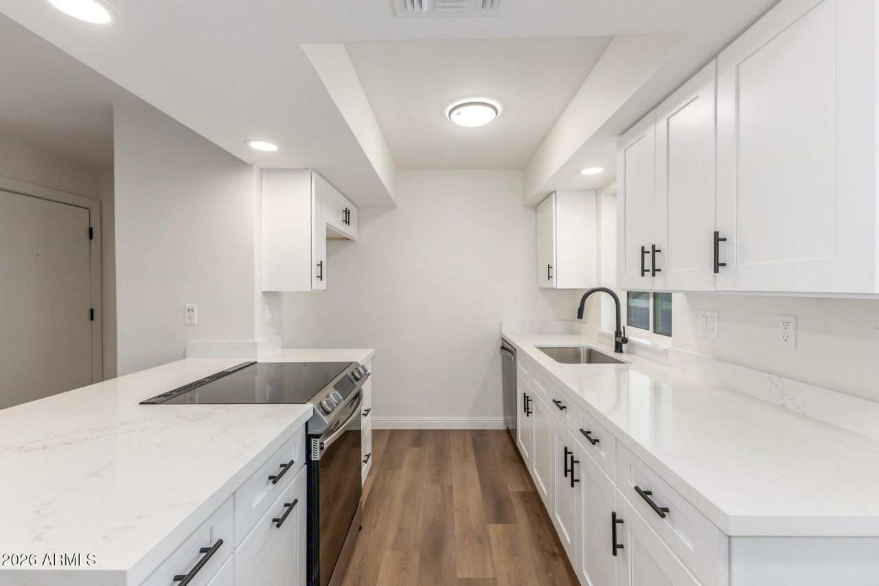 4554 E Paradise Village Parkway N, Unit 227, Phoenix, AZ 85032 Main Photo