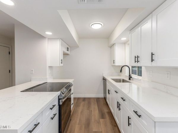 4554 E PARADISE VILLAGE Parkway N, Unit 227, Phoenix, AZ 85032