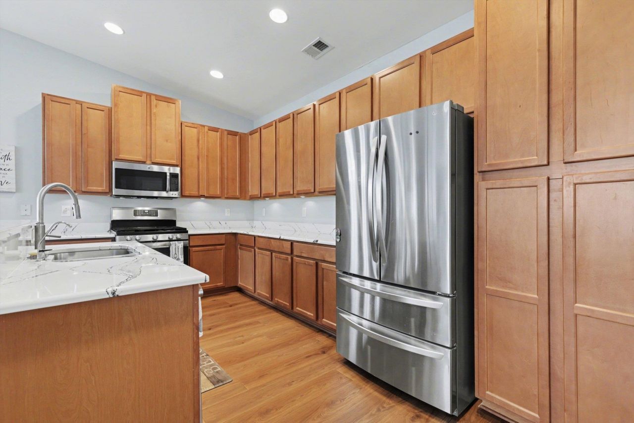 1811 B High St.  Photo 10