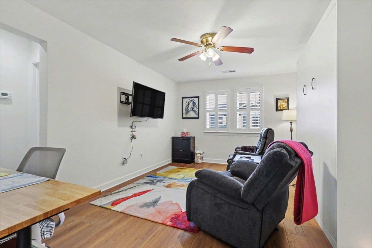 1811 B High St.  Photo 28