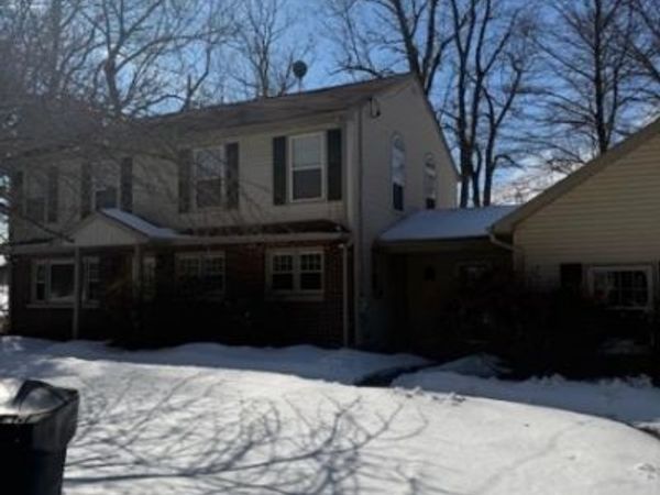 5 Linabury Ln, Chester, NJ 07930