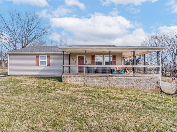 104 Bluegrass Drive , Scottsville, KY 42164
