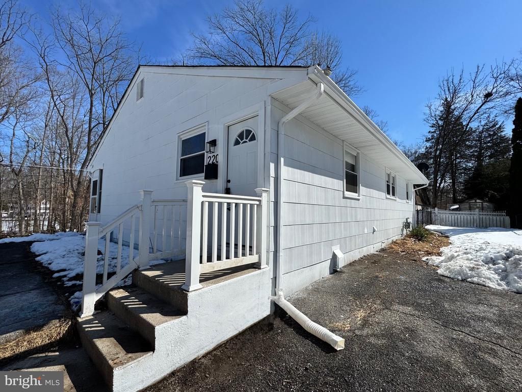 220 Van Horn Avenue, Clementon, NJ 08021 Main Photo