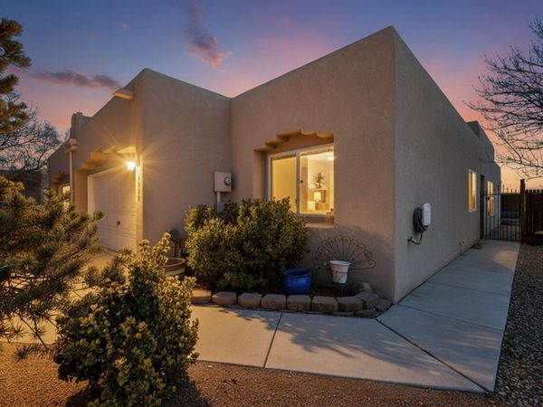 5900 Camino De La Luna NW, Albuquerque, NM 87120