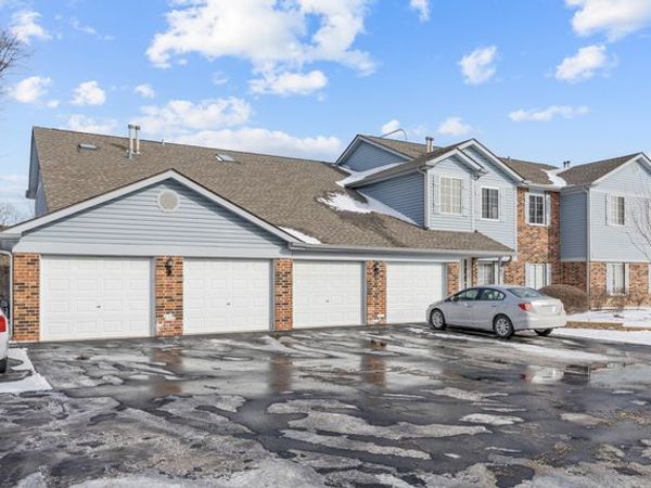 1505 Commodore Court, Unit 1, Schaumburg, IL 60193