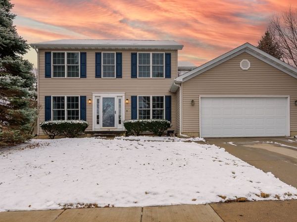 34 Downing Circle, Bloomington, IL 61704