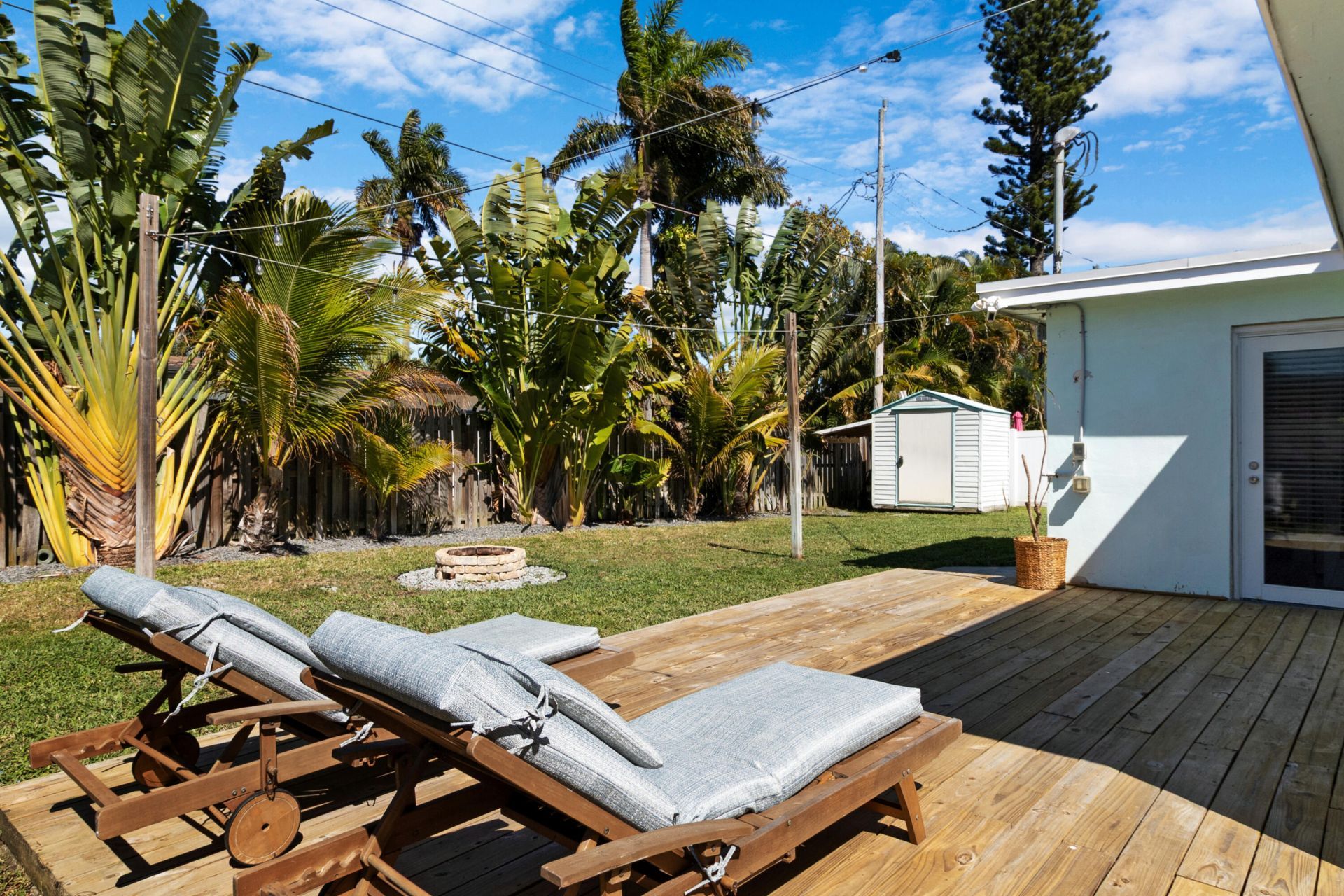 909 SE 16th Place, Deerfield Beach, FL 33441 Photo