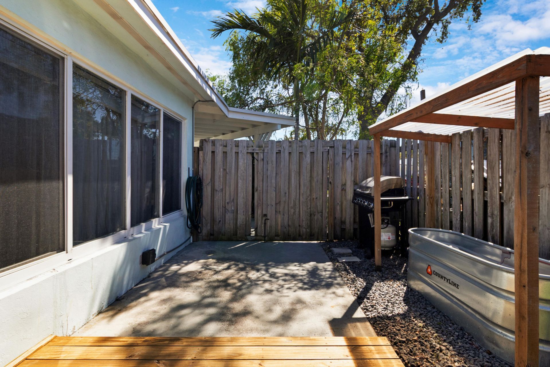 909 SE 16th Place, Deerfield Beach, FL 33441 Photo