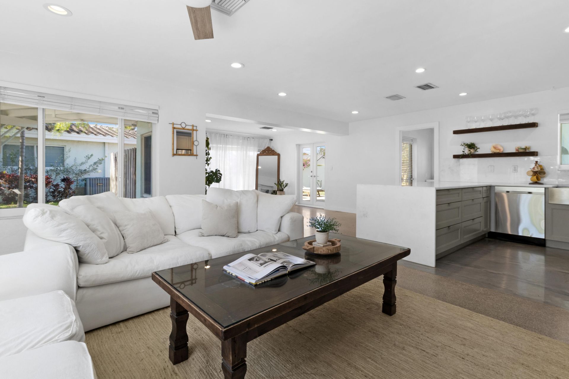 909 SE 16th Place, Deerfield Beach, FL 33441 Photo