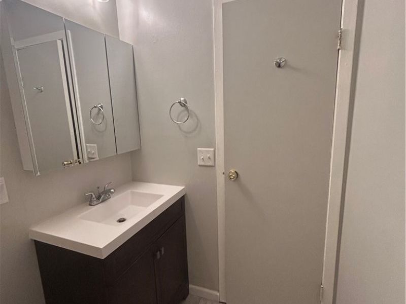 7535 Hickory Road, Bedford, OH 44146 Photo 16