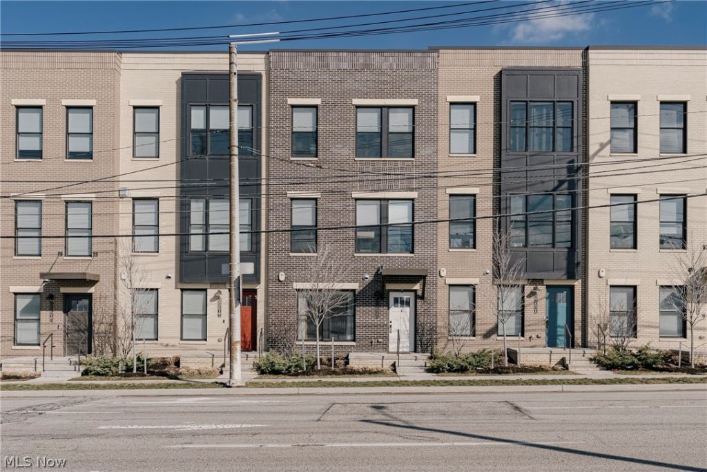 11208 N Park Place, Cleveland, OH 44104 Main Photo