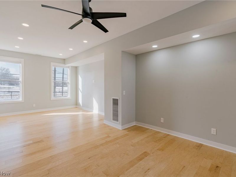 11208 N Park Place, Cleveland, OH 44104 Photo 9