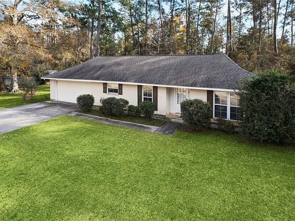211 WILDWOOD Drive, Hammond, LA 70401