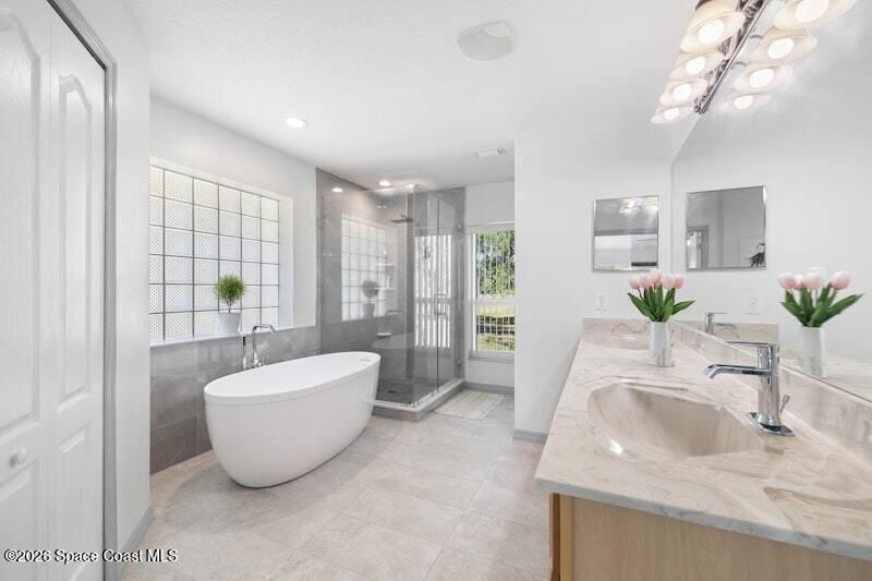 3375 Hield Road , Melbourne, FL 32904 Photo