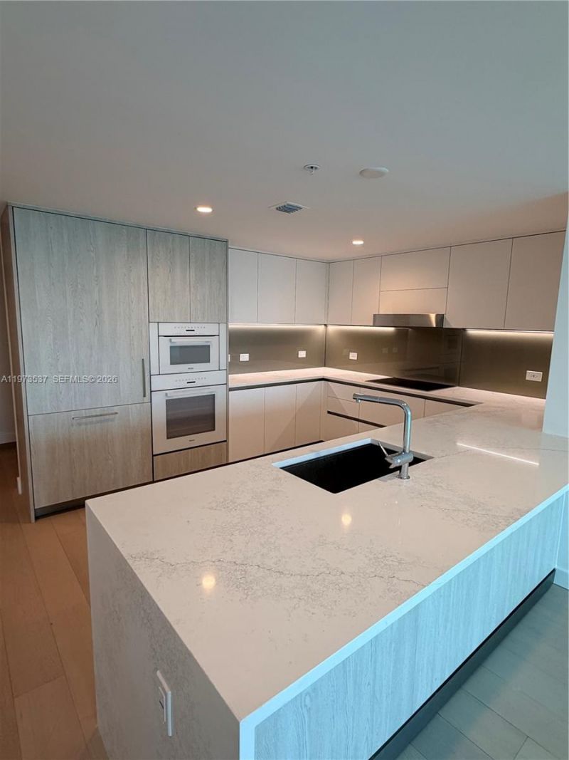 9201 E Bay Harbor Dr, Unit 309, Bay Harbor Islands, FL 33154 Photo