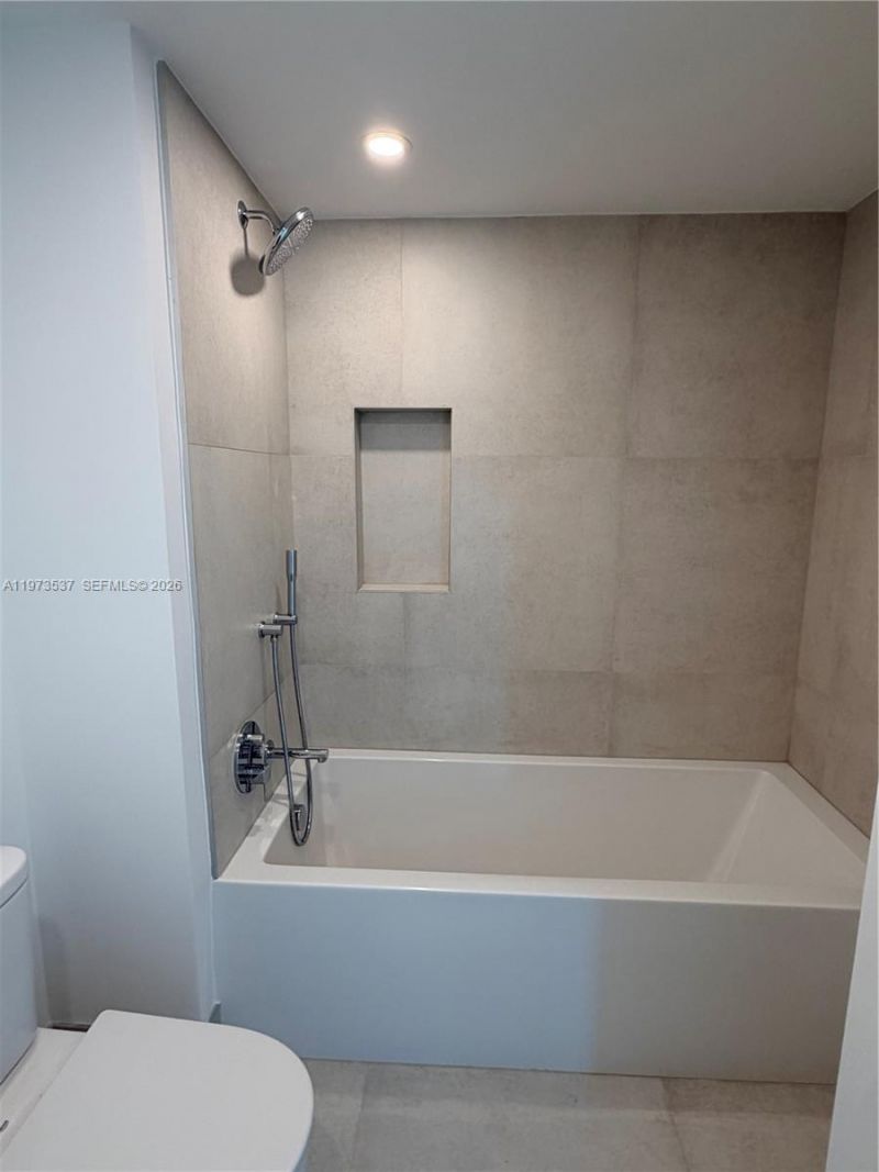 9201 E Bay Harbor Dr, Unit 309, Bay Harbor Islands, FL 33154 Photo