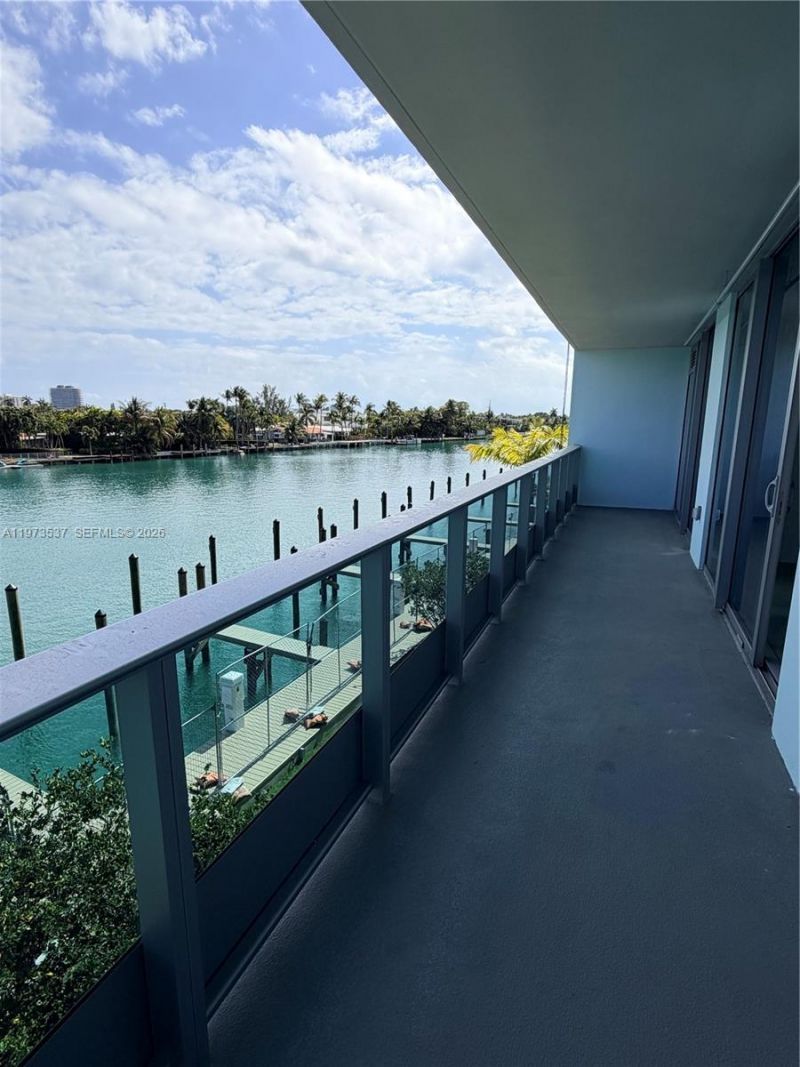 9201 E Bay Harbor Dr, Unit 309, Bay Harbor Islands, FL 33154 Photo