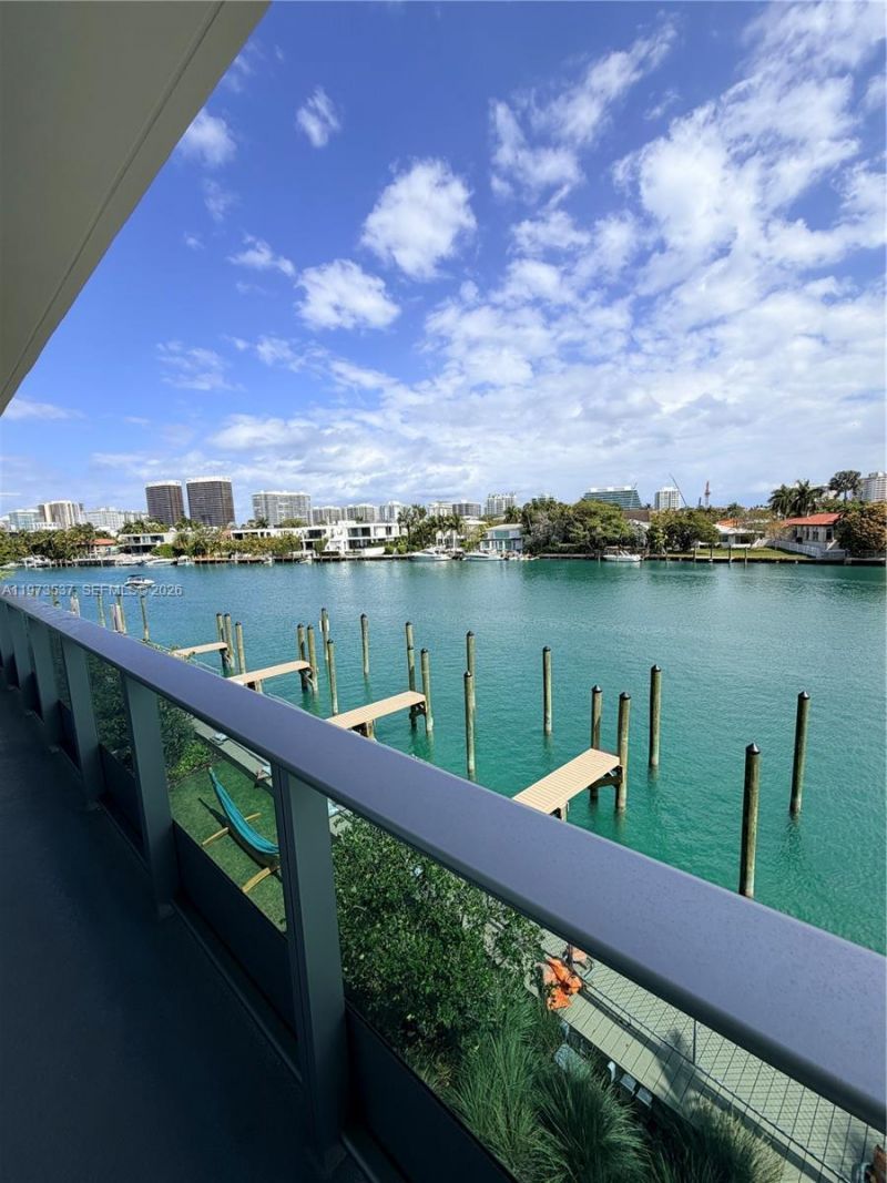 9201 E Bay Harbor Dr, Unit 309, Bay Harbor Islands, FL 33154 Photo