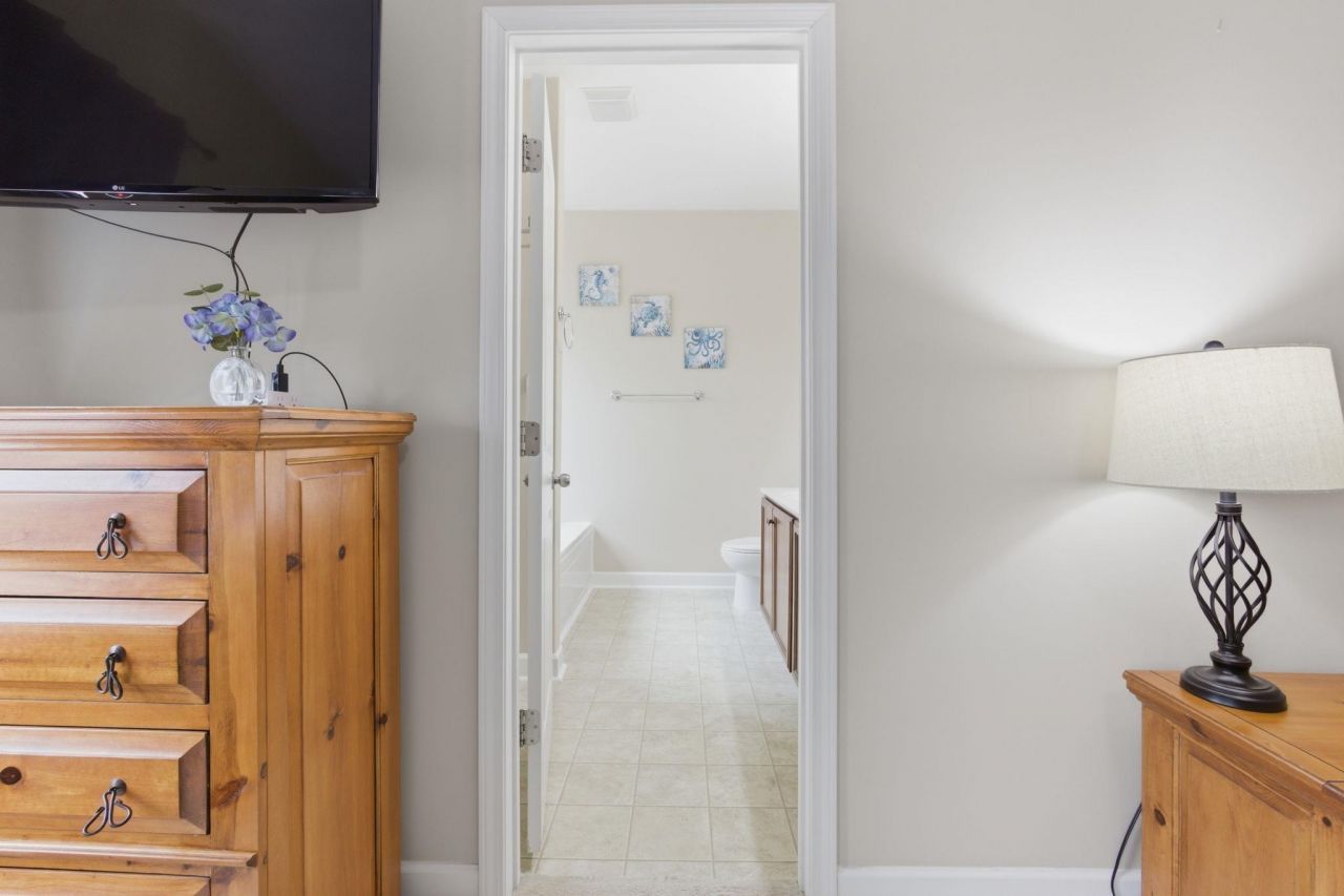 340 Oak Crest Circle  Photo 15