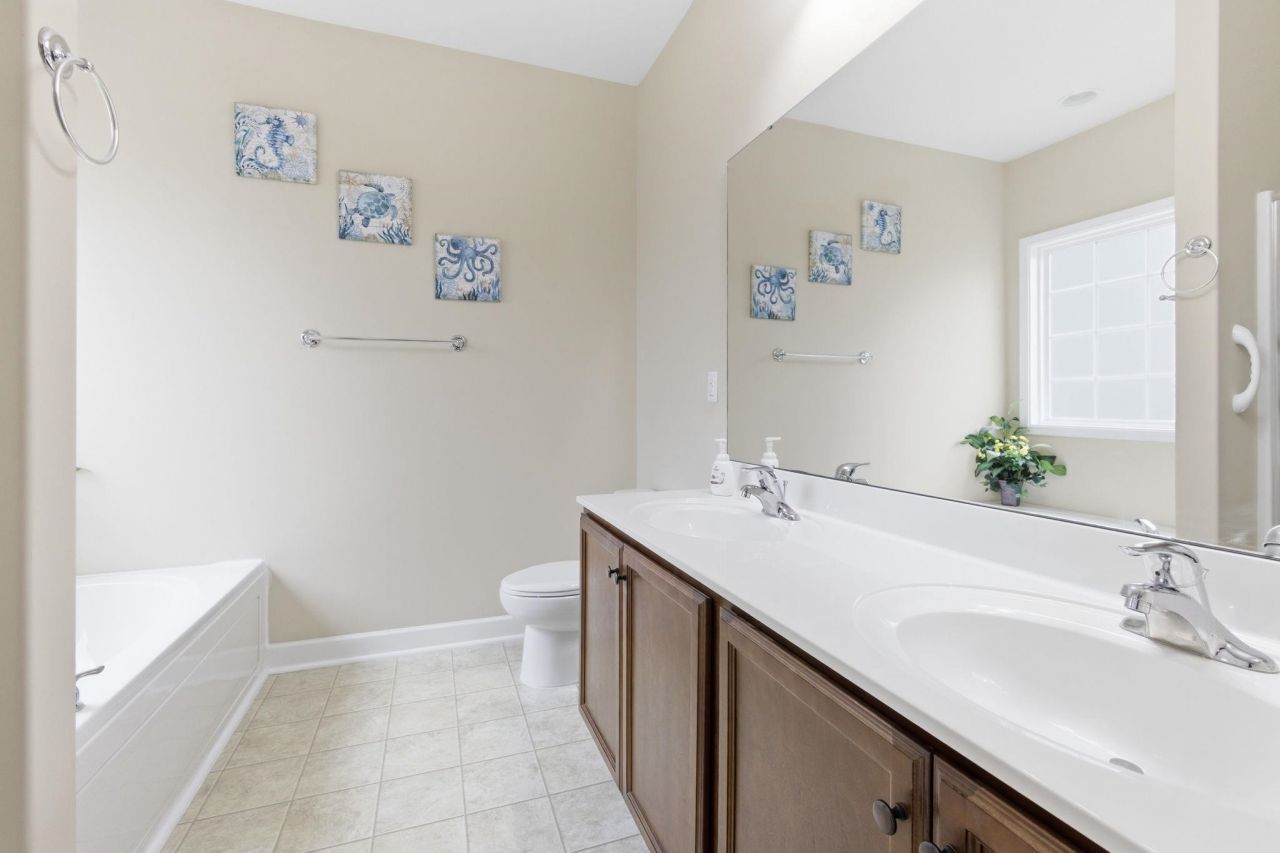 340 Oak Crest Circle  Photo 16