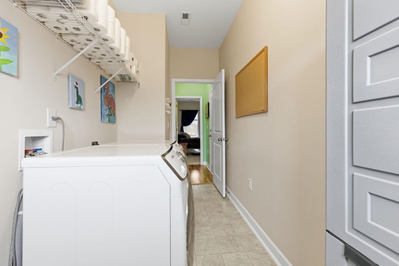 340 Oak Crest Circle  Photo 20