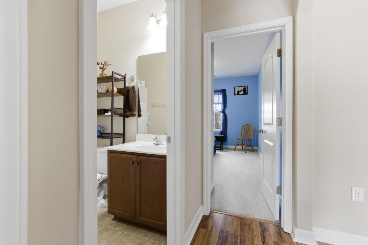 340 Oak Crest Circle  Photo 21