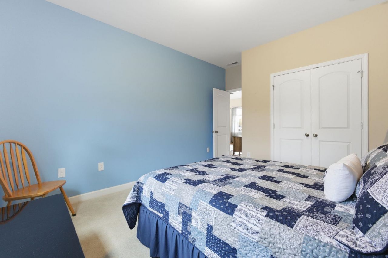 340 Oak Crest Circle  Photo 23