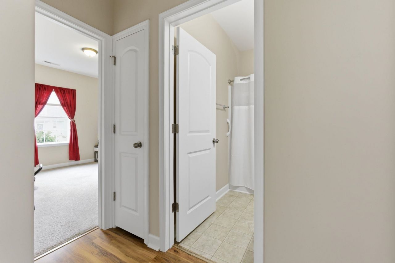 340 Oak Crest Circle  Photo 25