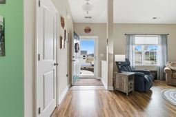 340 Oak Crest Circle  photo 4