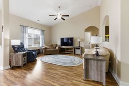 340 Oak Crest Circle  photo 4