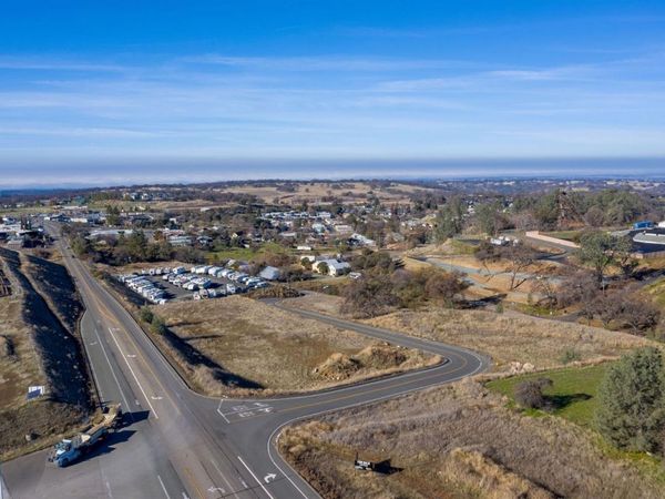 135 Central Eureka Dr, Sutter Creek, CA 95685