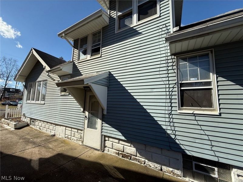 72 Labelle Avenue, Youngstown, OH 44507 Photo 2