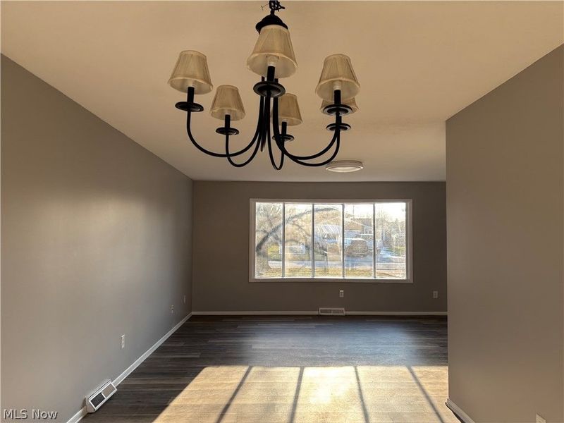 114 Timberlane Drive, Elyria, OH 44035 Photo 4