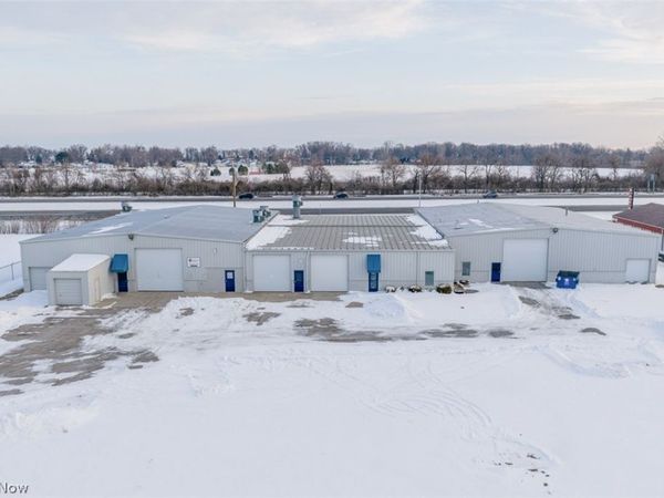 1811 Sawmill Parkway, Huron, OH 44870