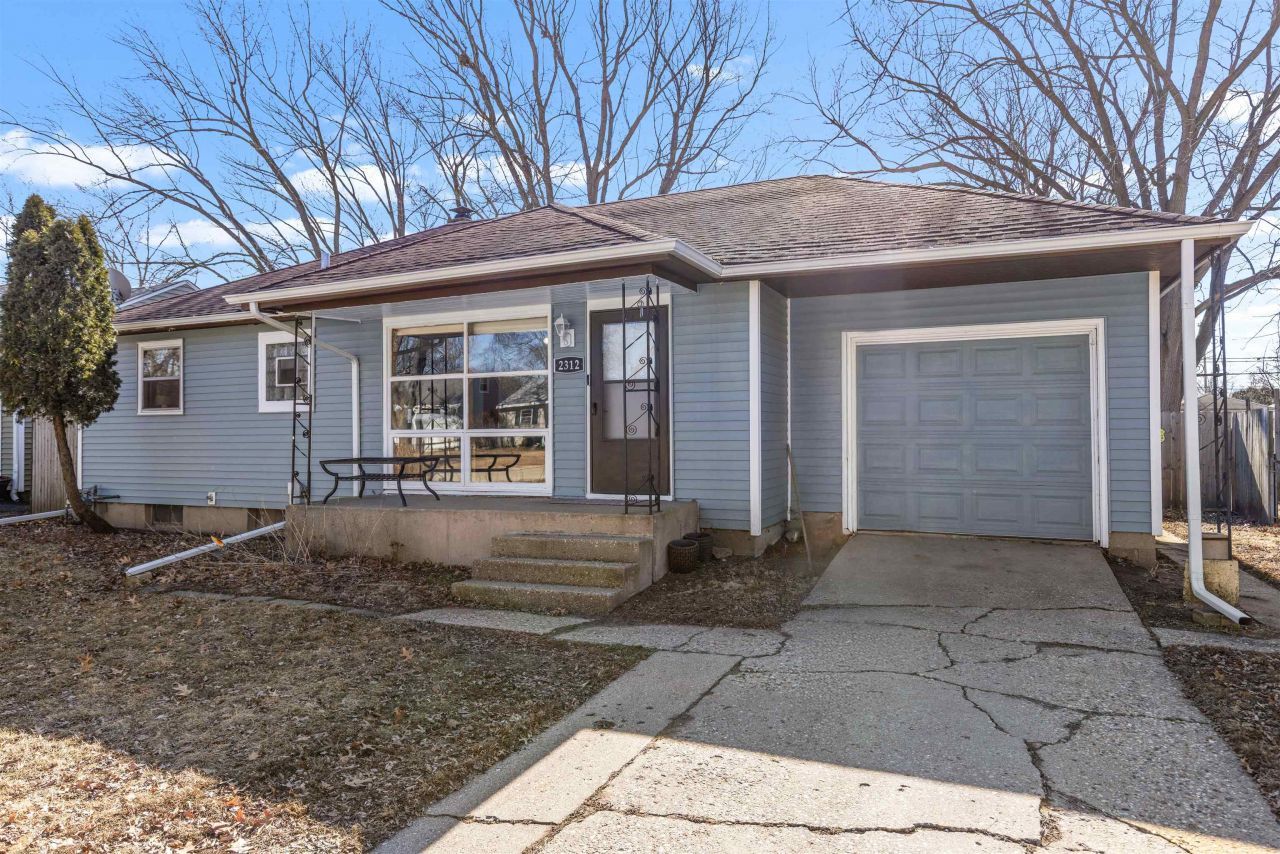 2312 Jonathan Ave, Rockford, IL 61103 Main Photo