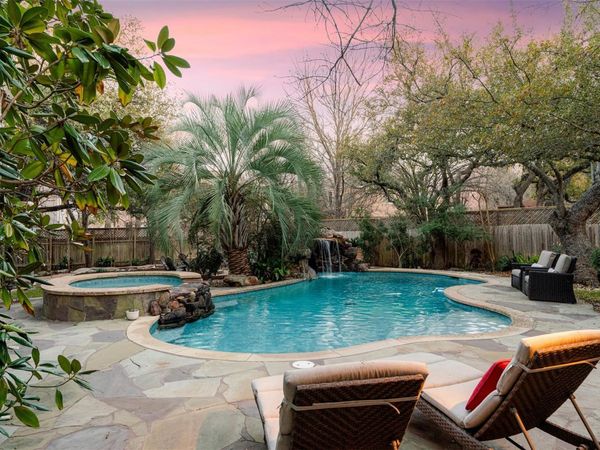 10019 Estancia LN, Austin, TX 78739