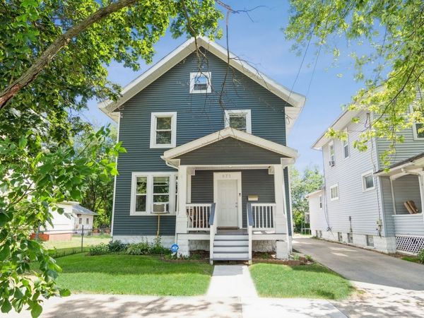 571 E Benton Street, Aurora, IL 60505