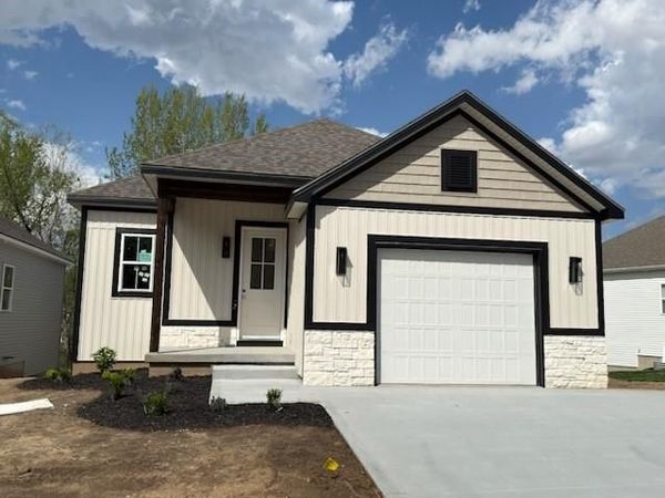 3111 Carlisle Court, St Joseph, MO 64506