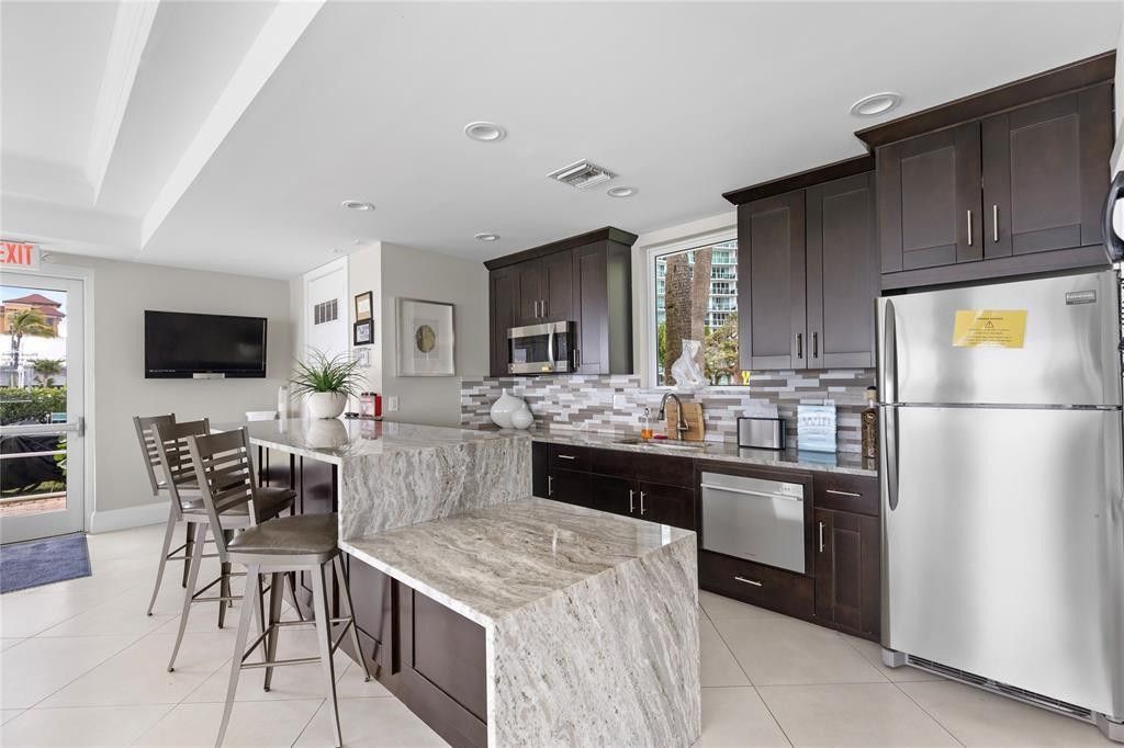 333 NE 21st Avenue, Unit 1822, Deerfield Beach, FL 33441 Photo