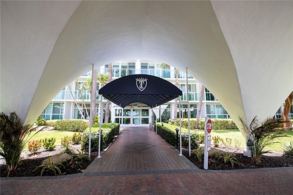 333 NE 21st Avenue, Unit 1822, Deerfield Beach, FL 33441 Photo