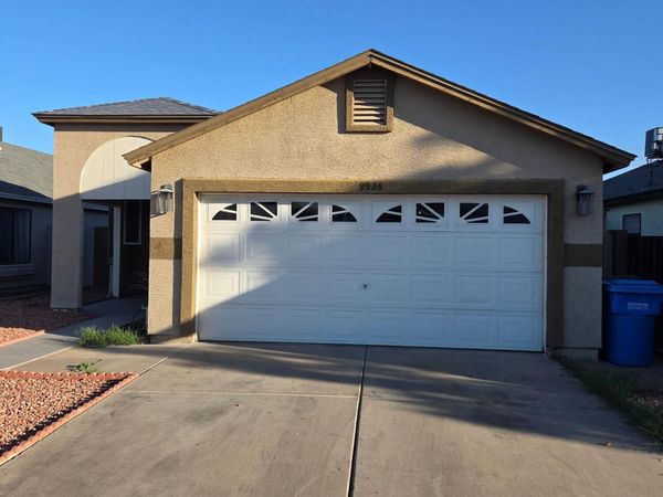 8926 W VALE Drive, Phoenix, AZ 85037