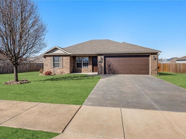 1590 Joseph Way, Centerton, AR 72719