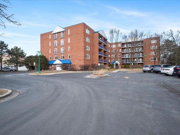 6755 N Milwaukee Avenue , Unit 404, Niles, IL 60714