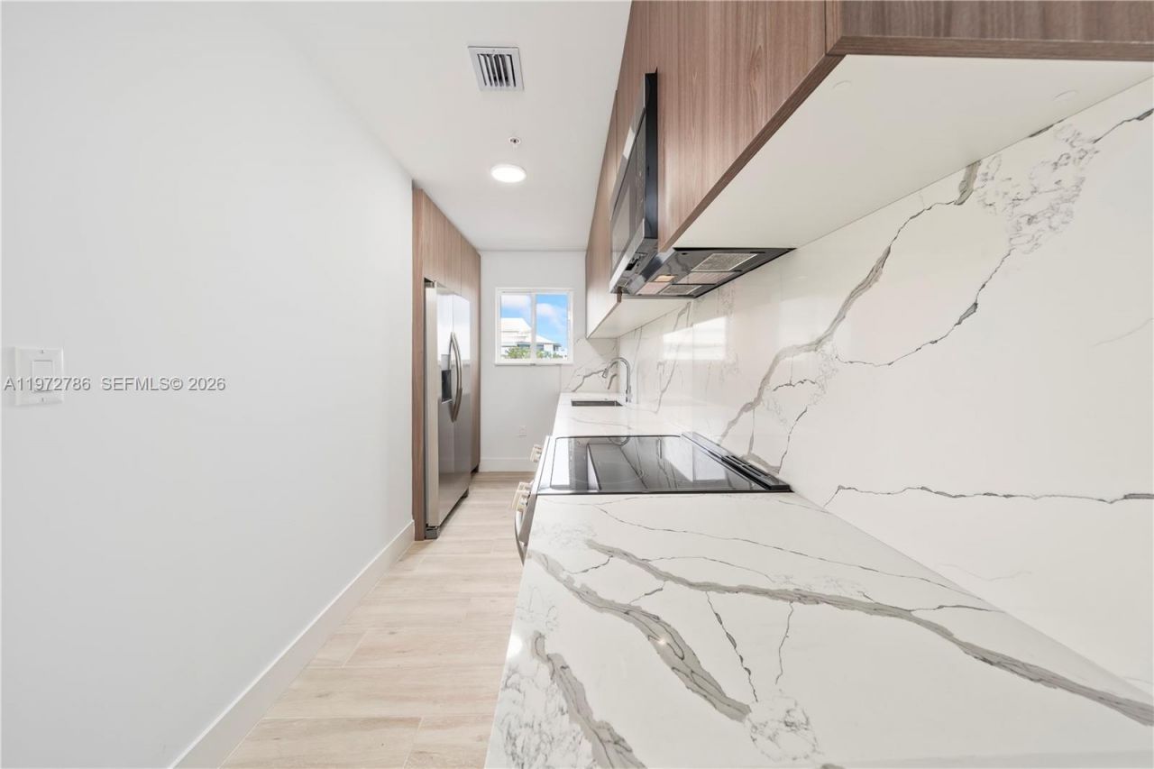 32 NW 14th Ave , Unit 1, Miami, FL 33125 Photo