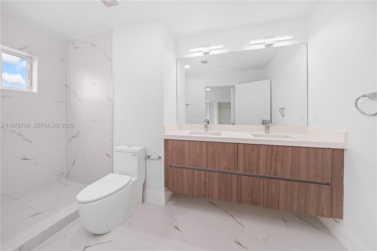 32 NW 14th Ave , Unit 1, Miami, FL 33125 Photo