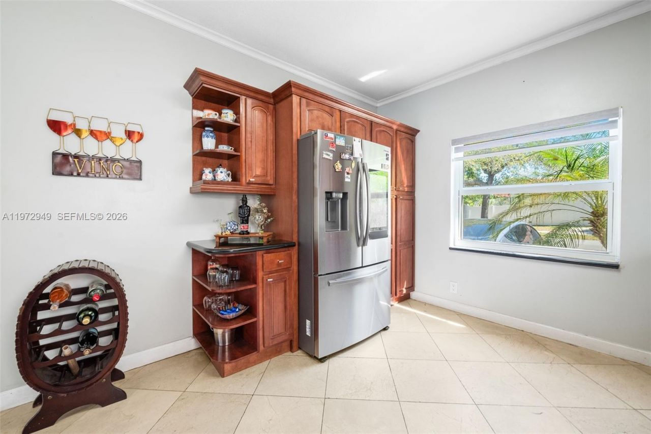 1026 SW 180th Ter, Pembroke Pines, FL 33029 Photo