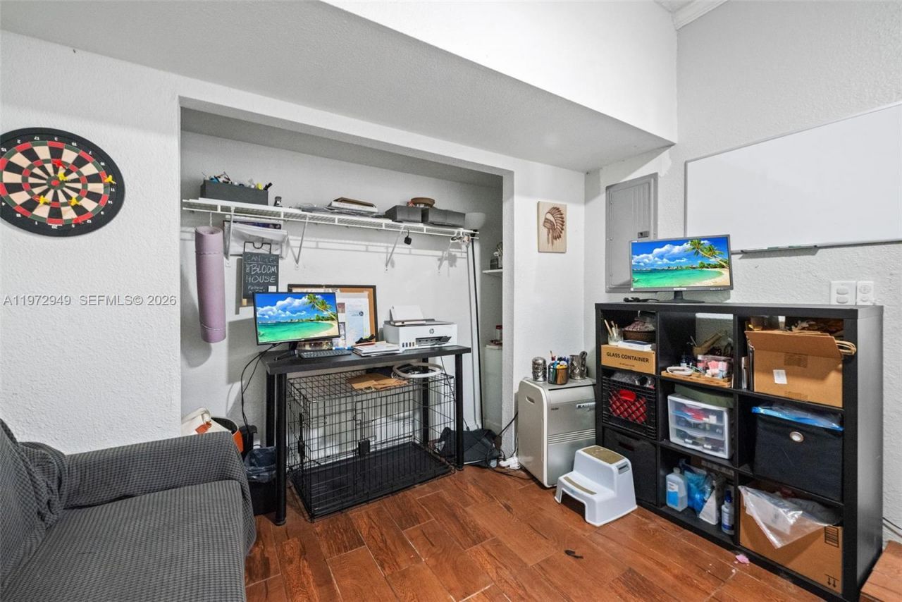 1026 SW 180th Ter, Pembroke Pines, FL 33029 Photo